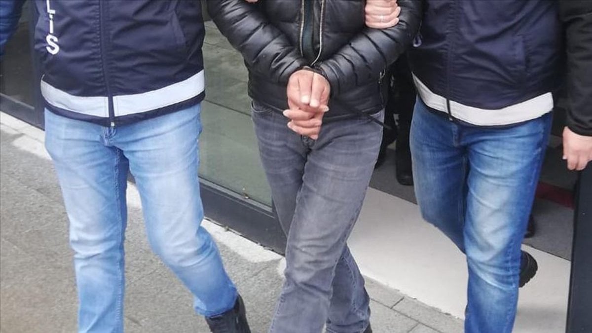8 ilde sahte belgelerle ikamet izni operasyonu: 64 gözaltı