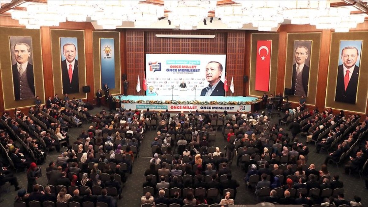 AK Parti kampa giriyor: Yeni dönemin yol haritası masaya konacak