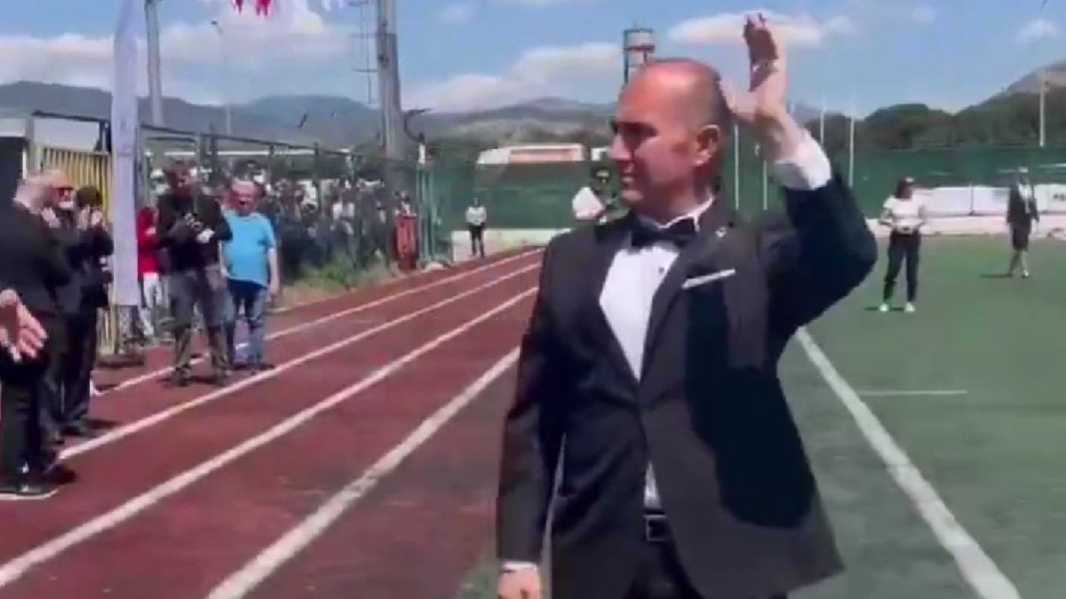Bu yılın Atatürk'e benzeyeni İzmir'in Bergama ilçesinden çıktı