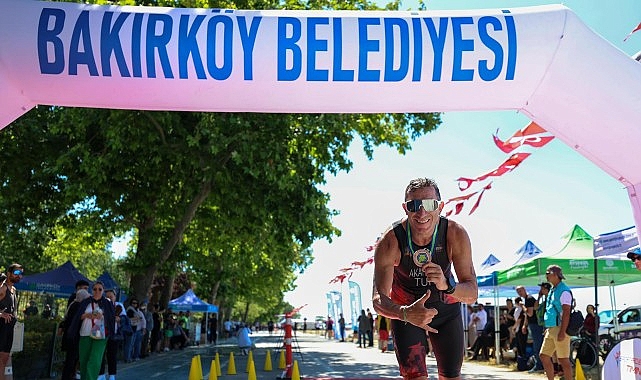 Florya Sahili'nde Nefes Kesen Triatlon Heyecanı