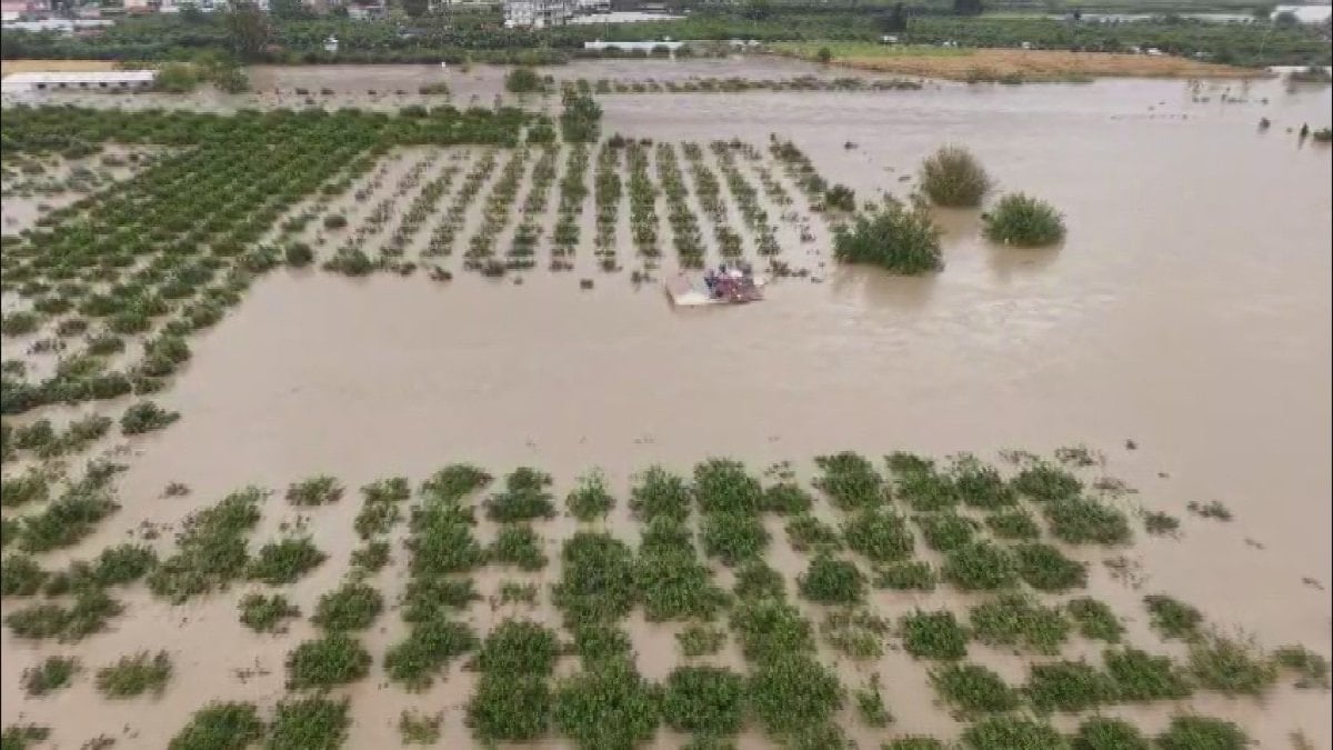 Hatay'da selde hayatını kaybeden adamın sular altındaki evi görüntülendi