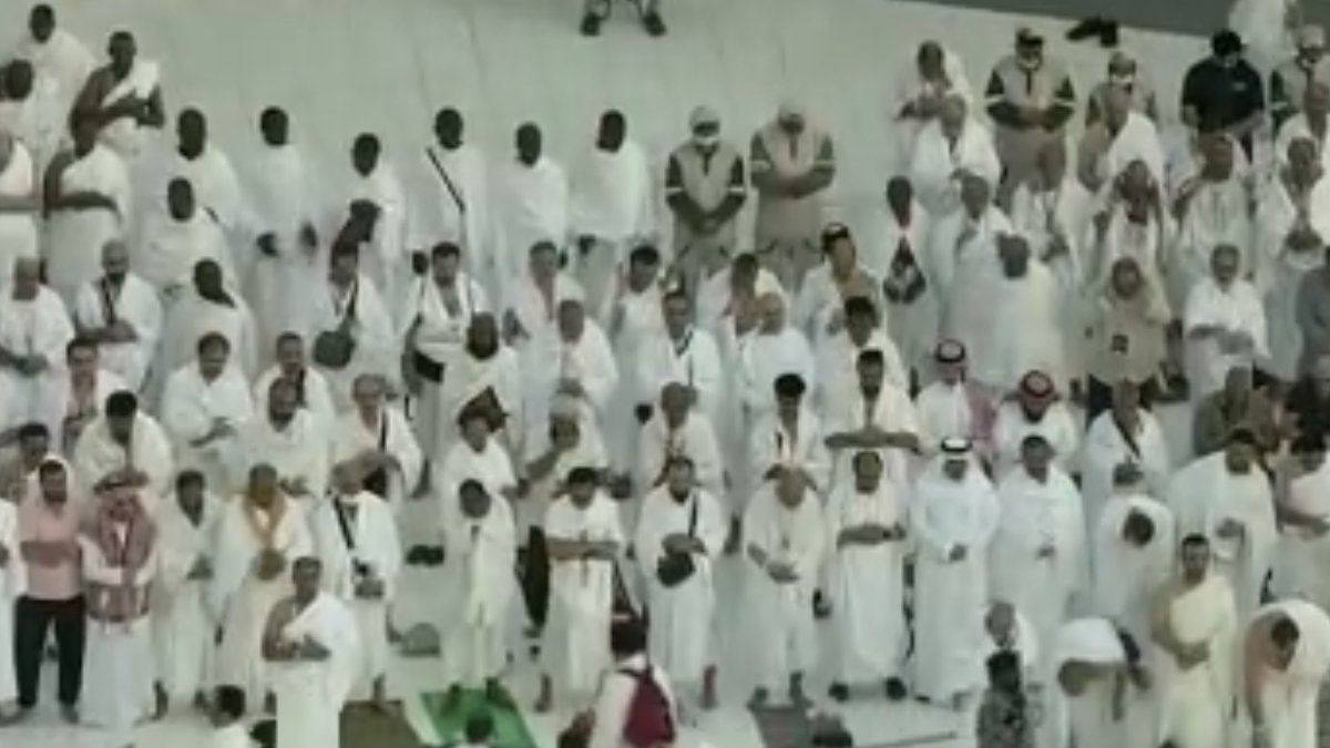Mekke’de bayram hareketliliği: 1,7 milyon Müslüman Mescid-i Haram’da
