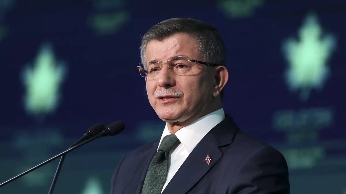 Ahmet Davutoğlu'ndan Özel'e: Sürekli farklılaşarak gidilecek yerin sonuna geldik