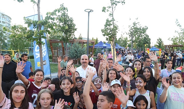 Başkan Altay "Parklarda Şenlik Var" Etkinliğinde Çocukların Yaz Coşkusuna Ortak Oldu