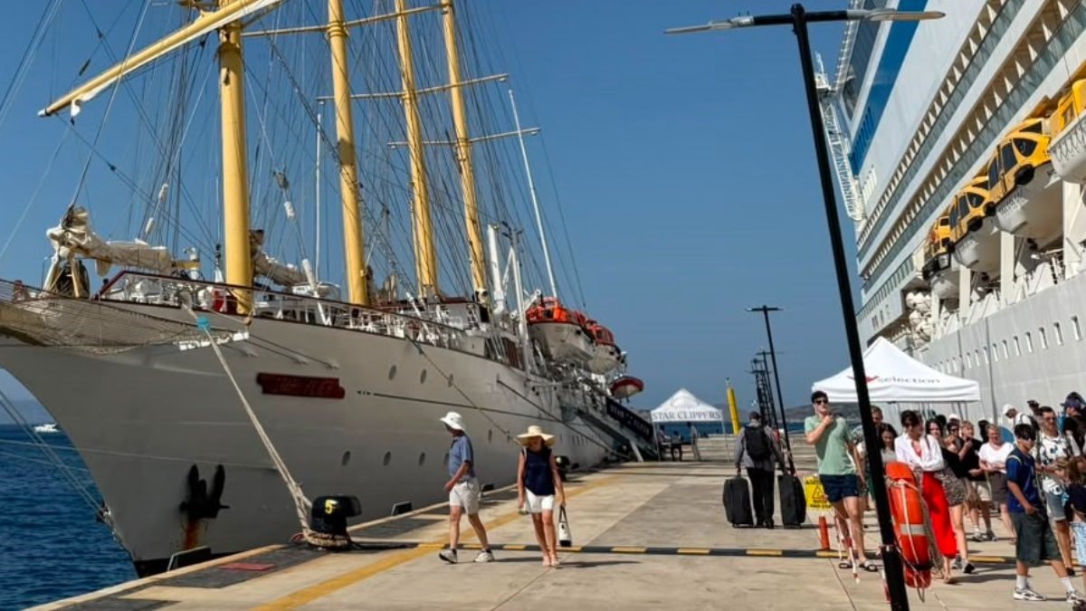 Bodrum'a 3 gemiyle toplam 2 bin 761 turist geldi