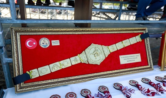 Burhaniye'de Ata Sporu Fırtına Gibi Esti