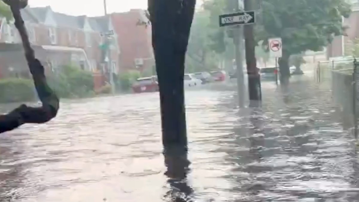 Dünya Kupası finali öncesi New York'u sel bastı