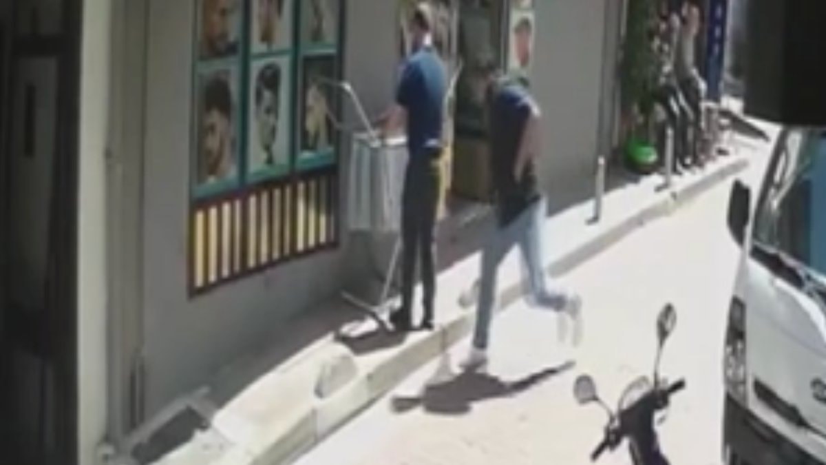 İstanbul'da saç kesimini beğenmeyen şahıs berberini açıkladı