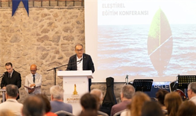 İzmir'deki uluslararası eleştirel eğitim zirvesi başladı