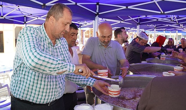 İznik'te 5 Bin Kişilik Aşure İkramı