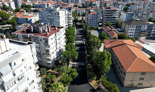 Narlıdere'de Asfalt Mesaisi Hız Kesmiyor