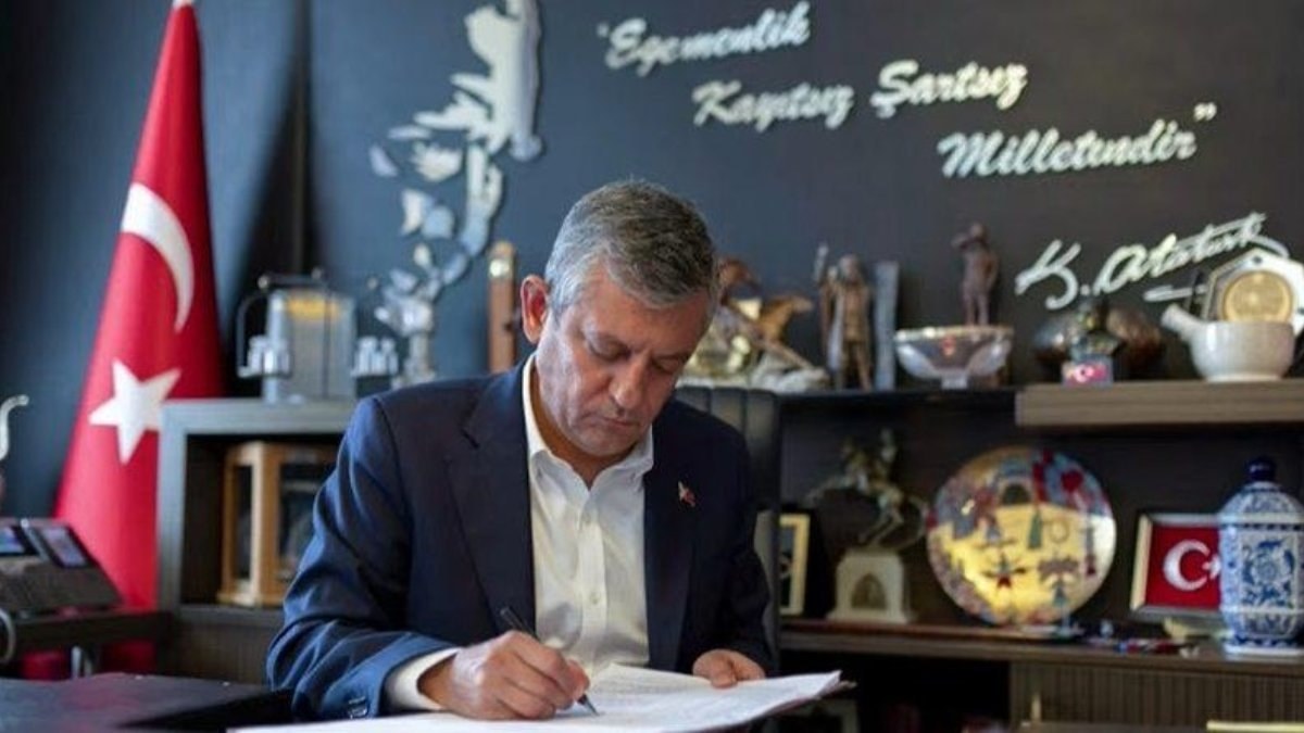 Özgür Özel'den istifa sonrası ilk paylaşım