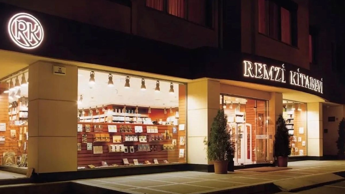 Bağdat Caddesi'ndeki Remzi Kitabevi kapanıyor