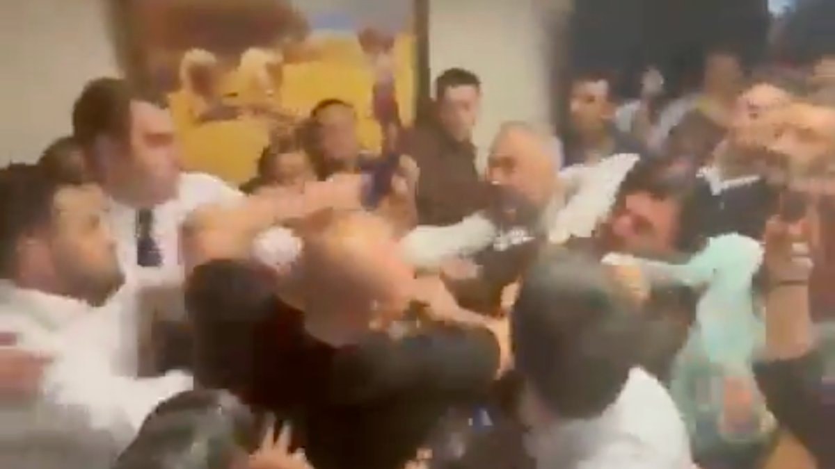 Menderes Belediyesi'nde kavgalı başkanvekili seçimi: 4 aday çıktı
