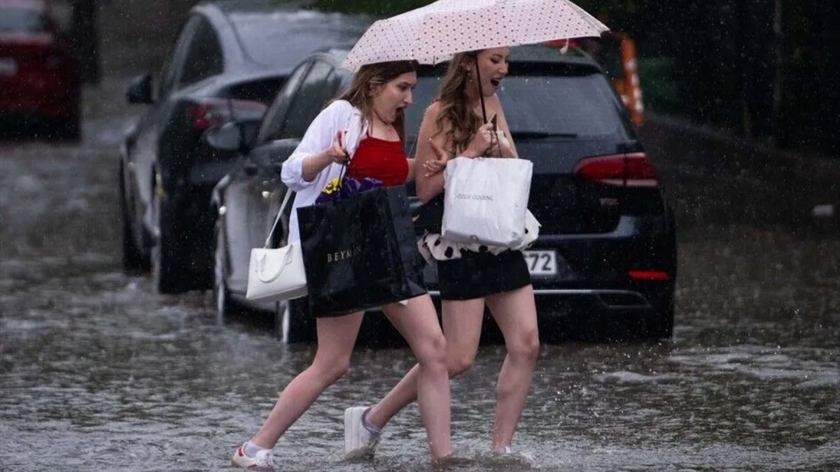 Yağış geliyor: Meteoroloji'den 11 il için sağanak uyarısı