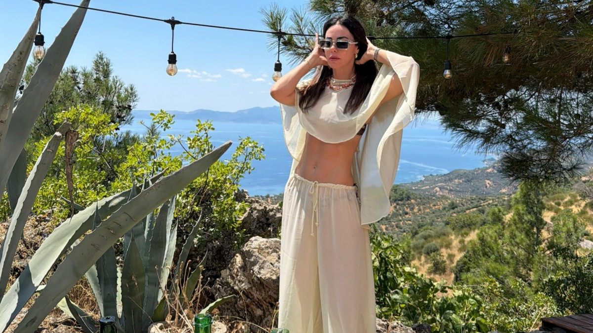 Defne Samyeli'den bikini şov! Takipçileri yorum yağdırdı