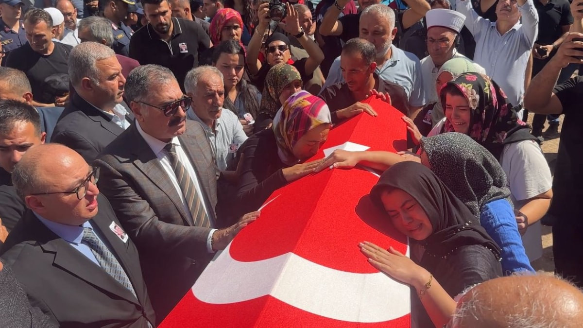 Girne'de gemi kazasında hayatını kaybeden uzman çavuş toprağa verildi