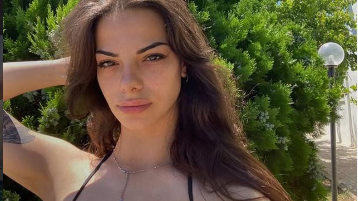 Survivor Beyza'dan Sercan itirafı: Sigara için yüzdüm
