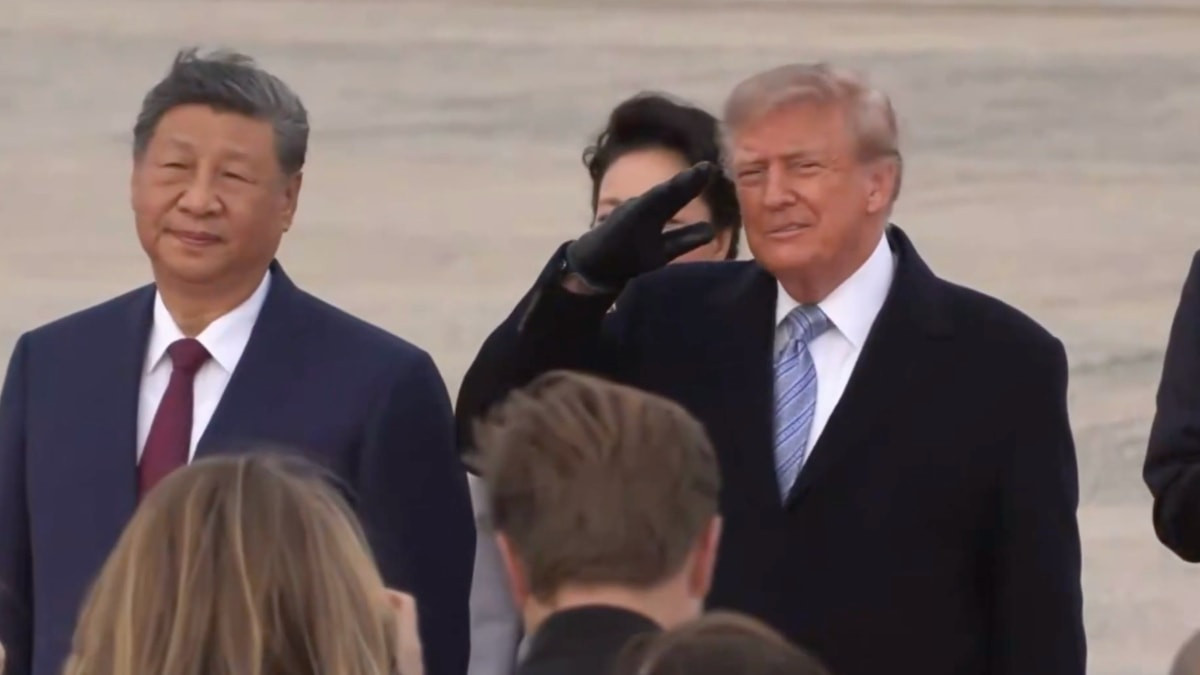 Trump'ın B-1 gözdağı işe yaramadı: Şi uçağın geçişinde tepki vermedi