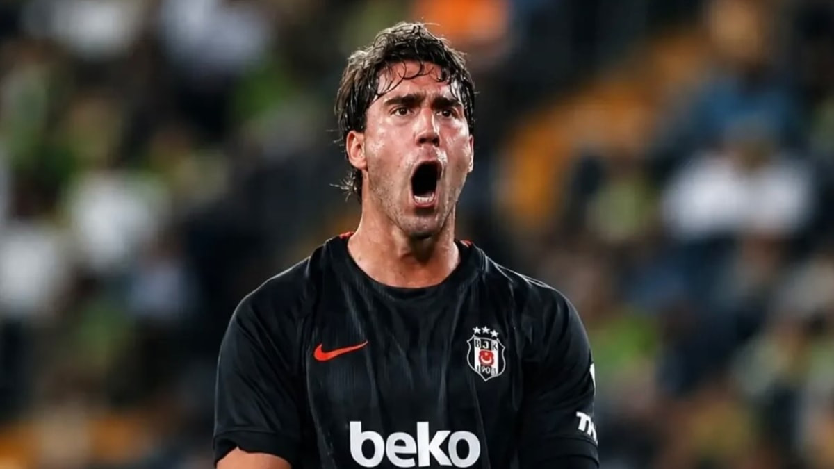 Vlahovic'ten şaşırtan hamla! Serenay Sarıkaya'ya beğeni attı
