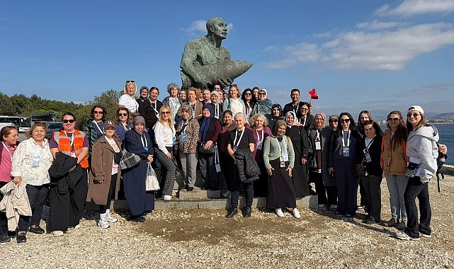 Gençler Cumhuriyet'in izinde yürüdü, kadınlar Çanakkale'yi keşfetti