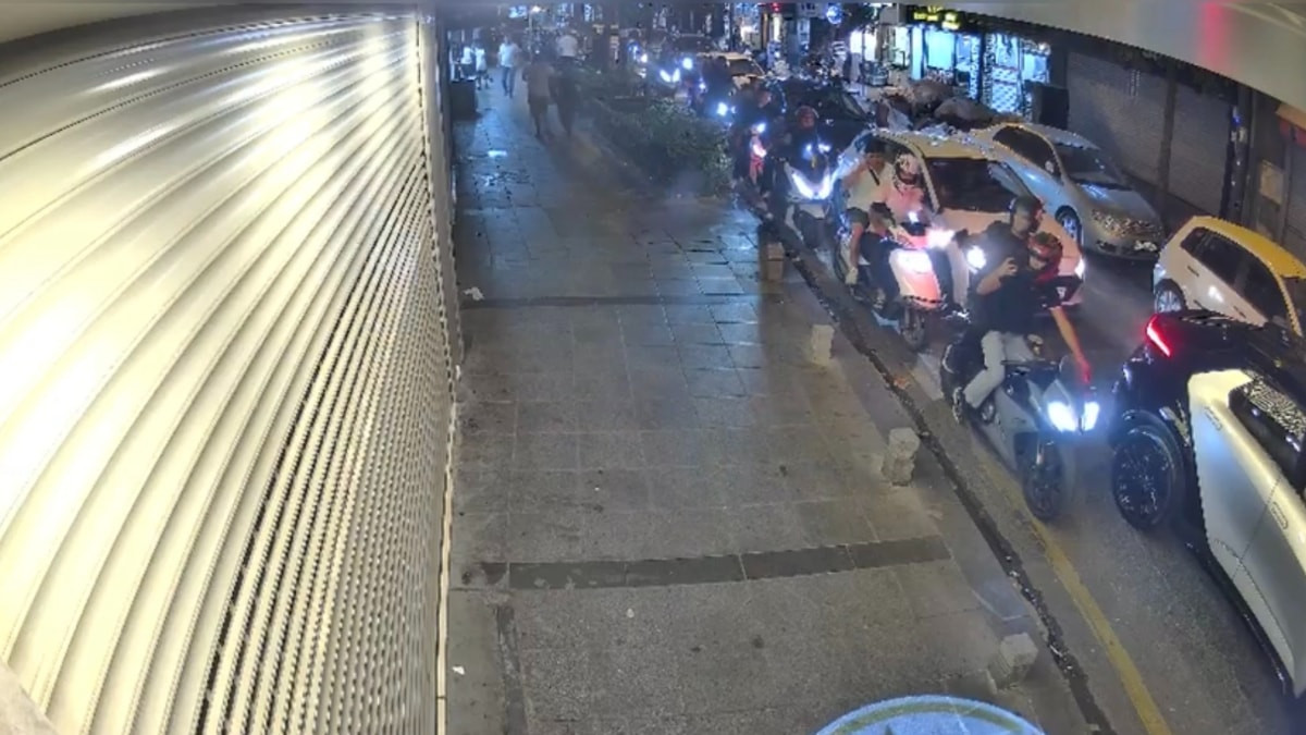 İstanbul'da kuyumcuya silahlı saldırının görüntüleri ortaya çıktı: 5 gözaltı