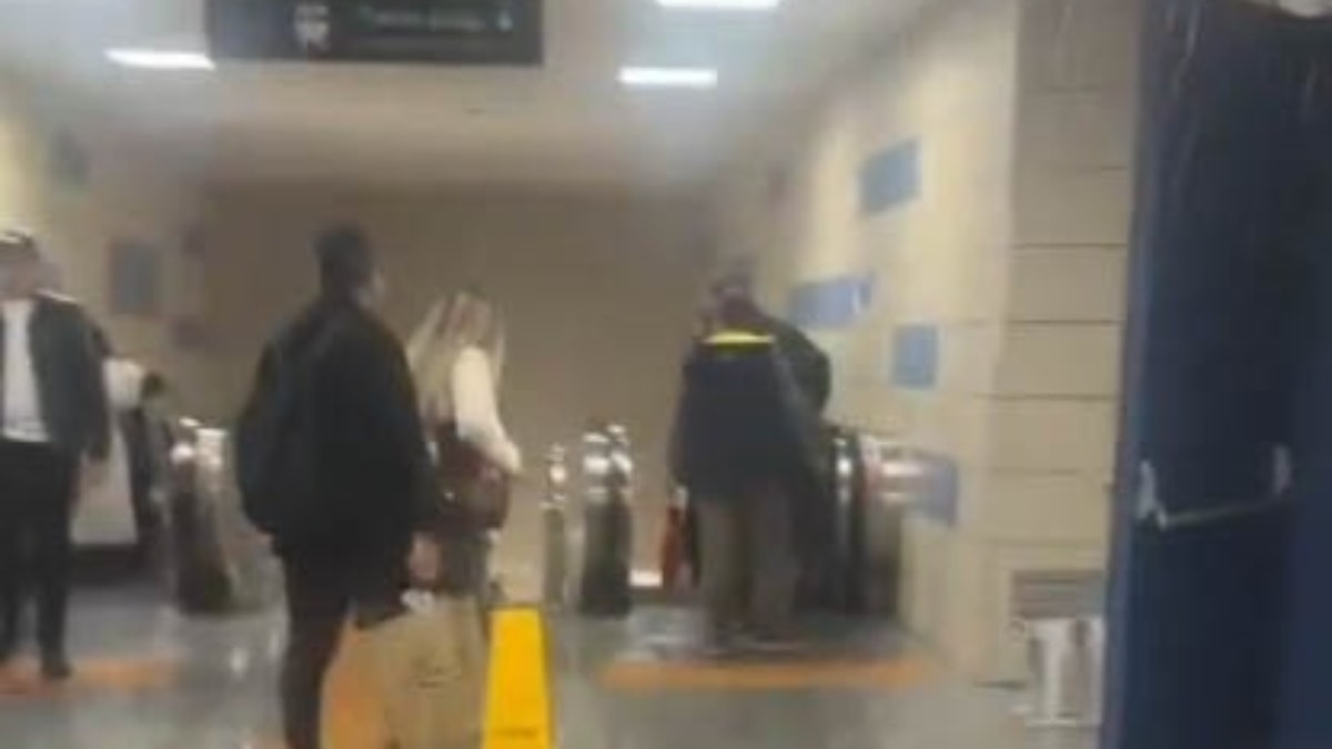 İstanbul'da sağanak: Metroları su bastı