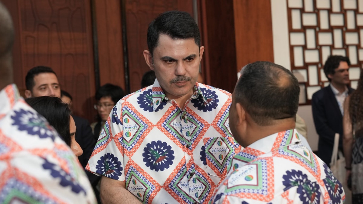 Murat Kurum,  Pre-COP toplantılarına katıldı: Fiji'nin yerel kıyafetlerini giydi